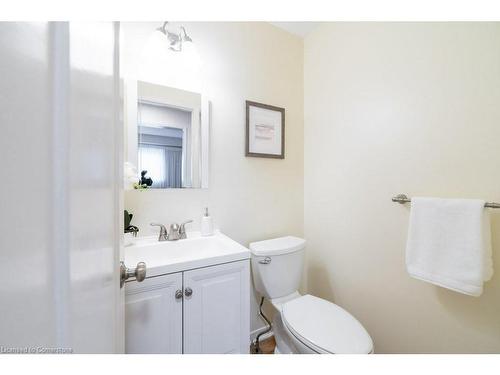 2470 Cobbinshaw Circle, Mississauga, ON - Indoor Photo Showing Bathroom