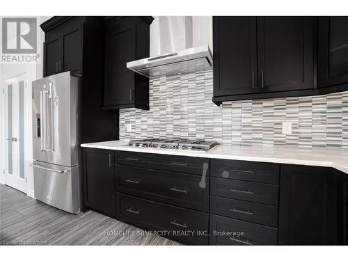 13 Hartfield Street, Ingersoll, ON - Indoor Photo Showing Kitchen With Upgraded Kitchen