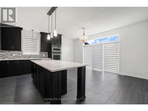 13 Hartfield Street, Ingersoll, ON - Indoor Photo Showing Kitchen With Upgraded Kitchen