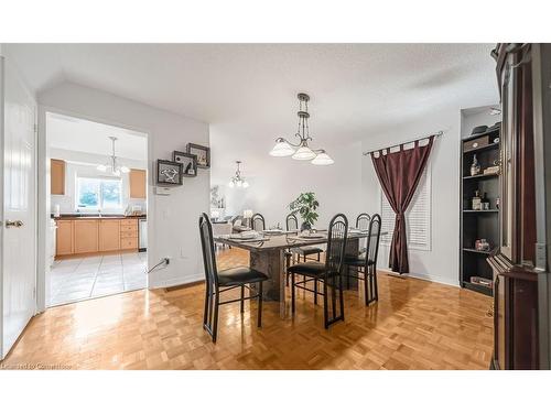 5160 Boardwalk Drive, Mississauga, ON - Indoor Photo Showing Dining Room