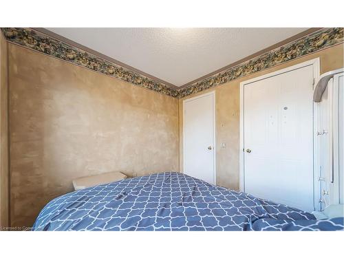 5160 Boardwalk Drive, Mississauga, ON - Indoor Photo Showing Bedroom