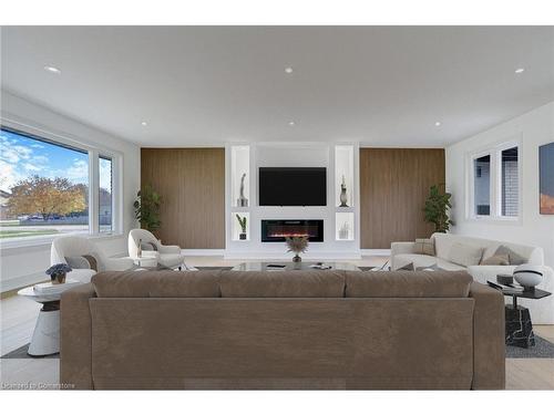 492 Birch Street, Collingwood, ON - Indoor Photo Showing Living Room