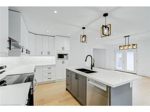 492 Birch Street, Collingwood, ON - Indoor Photo Showing Kitchen With Double Sink With Upgraded Kitchen