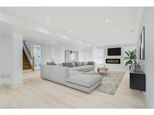 492 Birch Street, Collingwood, ON - Indoor Photo Showing Living Room