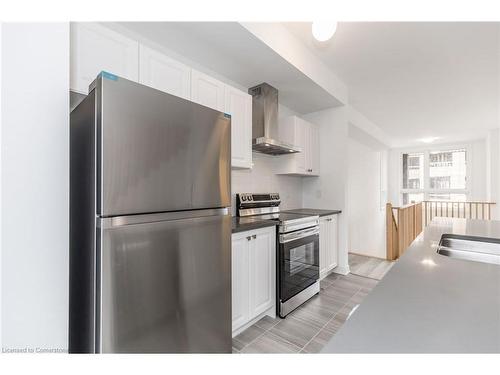 61 Red Maple Lane, Barrie, ON - Indoor Photo Showing Kitchen With Stainless Steel Kitchen