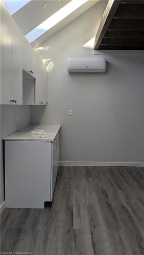 213 Scott Road, Cambridge, ON - Indoor Photo Showing Laundry Room