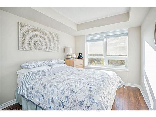 412-2365 Central Park Drive, Oakville, ON - Indoor Photo Showing Bedroom