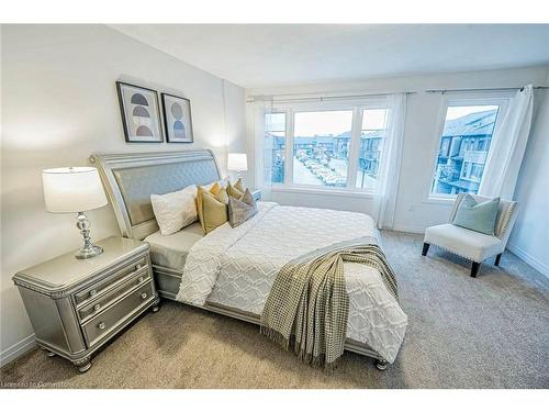 239-30 Times Square Boulevard, Hamilton, ON - Indoor Photo Showing Bedroom