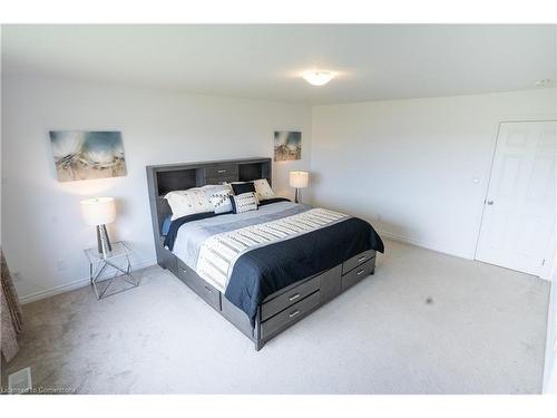 58 Beauchamp Drive, Cambridge, ON - Indoor Photo Showing Bedroom