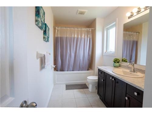 58 Beauchamp Drive, Cambridge, ON - Indoor Photo Showing Bathroom