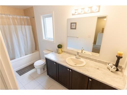 58 Beauchamp Drive, Cambridge, ON - Indoor Photo Showing Bathroom