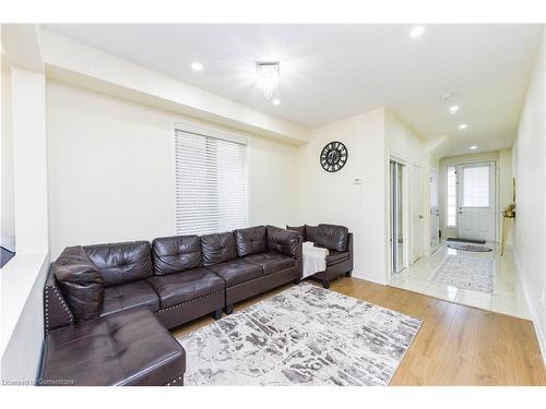 69 Vezna Crescent, Brampton, ON - Indoor Photo Showing Living Room