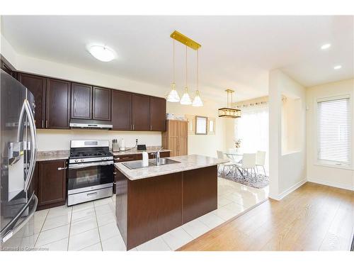 69 Vezna Crescent, Brampton, ON - Indoor Photo Showing Kitchen With Double Sink