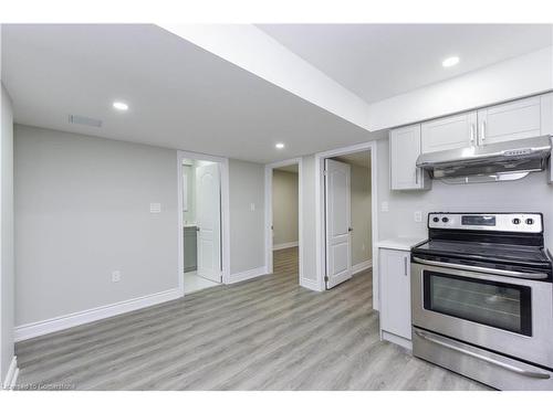 69 Vezna Crescent, Brampton, ON - Indoor Photo Showing Kitchen