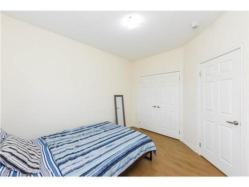 69 Vezna Crescent, Brampton, ON - Indoor Photo Showing Bedroom