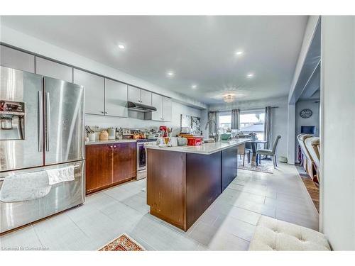 7993 Hackberry Trail, Niagara Falls, ON - Indoor Photo Showing Kitchen