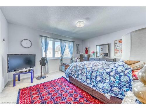 7993 Hackberry Trail, Niagara Falls, ON - Indoor Photo Showing Bedroom