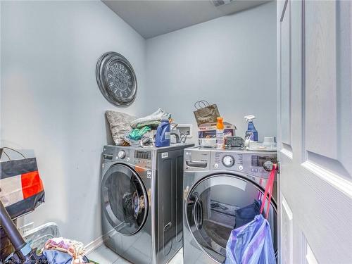 7993 Hackberry Trail, Niagara Falls, ON - Indoor Photo Showing Laundry Room