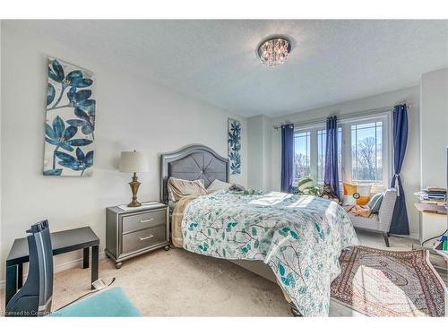 7993 Hackberry Trail, Niagara Falls, ON - Indoor Photo Showing Bedroom