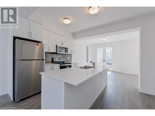 28-99 Roger Street, Waterloo, ON - Indoor Photo Showing Kitchen With Double Sink With Upgraded Kitchen