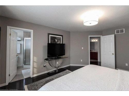 15-20 Pisa Drive, Stoney Creek, ON - Indoor Photo Showing Bedroom