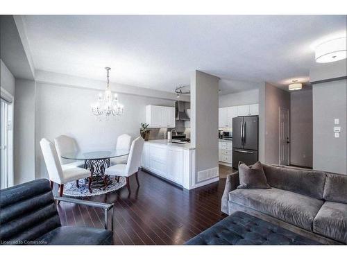 15-20 Pisa Drive, Stoney Creek, ON - Indoor Photo Showing Living Room