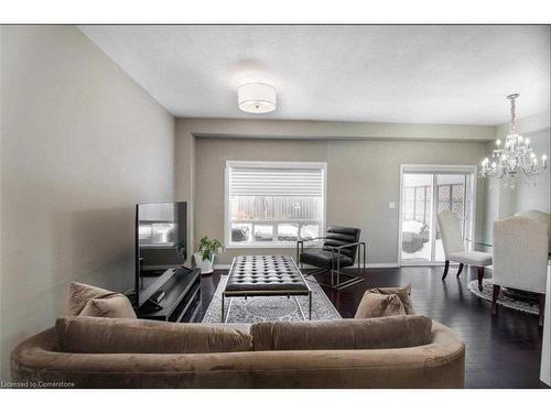 15-20 Pisa Drive, Stoney Creek, ON - Indoor Photo Showing Living Room