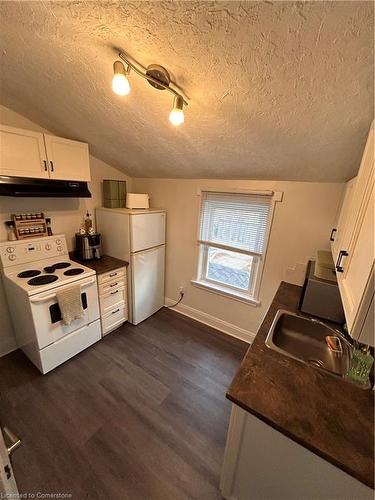 Upper-557 Stirling Avenue S, Kitchener, ON - Indoor Photo Showing Kitchen