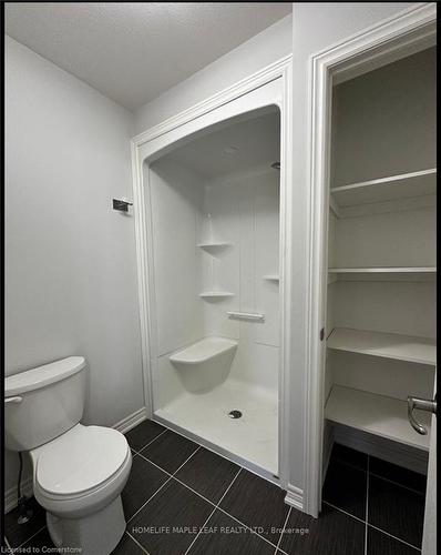 13 Riley Avenue, Pelham, ON - Indoor Photo Showing Bathroom