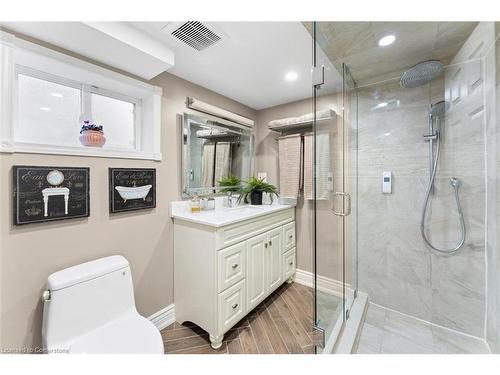 1639 Glen Rutley Circle, Mississauga, ON - Indoor Photo Showing Bathroom