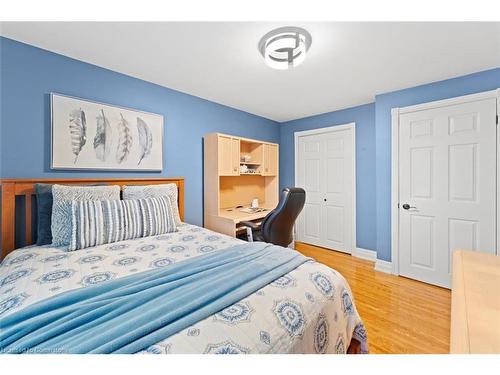 1639 Glen Rutley Circle, Mississauga, ON - Indoor Photo Showing Bedroom