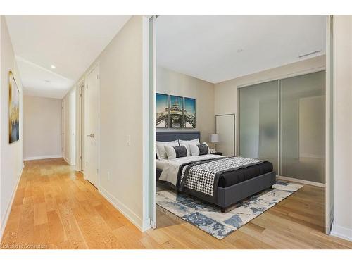 730-461 Adelaide Street W, Toronto, ON - Indoor Photo Showing Bedroom