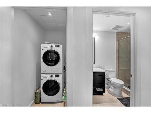 1509-741 King Street West Street, Kitchener, ON - Indoor Photo Showing Laundry Room