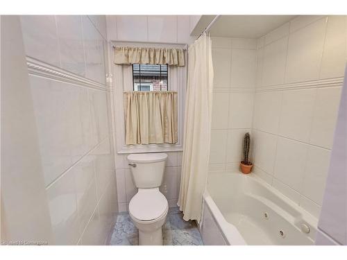 1301 Lindburgh Court, Mississauga, ON - Indoor Photo Showing Bathroom