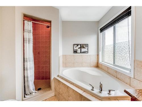 188 Fandango Drive, Brampton, ON - Indoor Photo Showing Bathroom