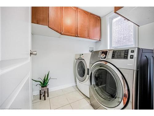 188 Fandango Drive, Brampton, ON - Indoor Photo Showing Laundry Room