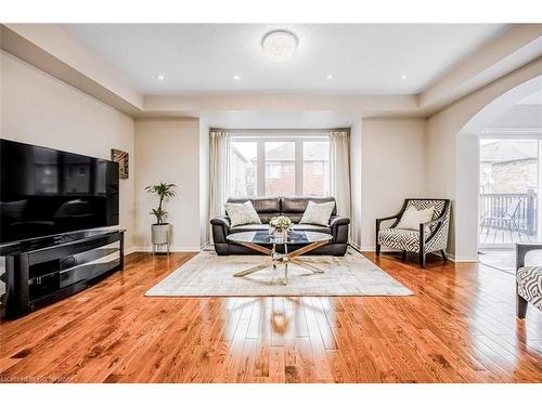 188 Fandango Drive, Brampton, ON - Indoor Photo Showing Living Room