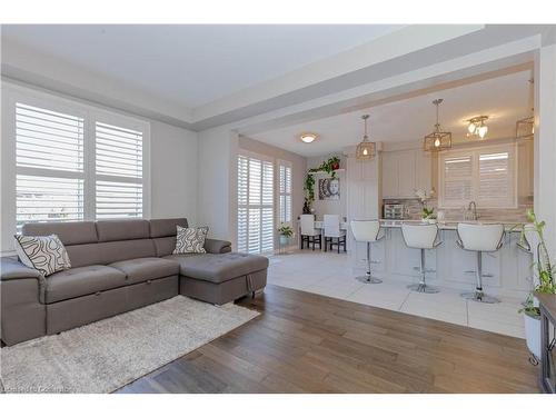 64 Wannamaker Crescent, Cambridge, ON - Indoor Photo Showing Living Room