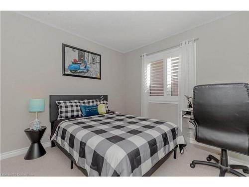 64 Wannamaker Crescent, Cambridge, ON - Indoor Photo Showing Bedroom