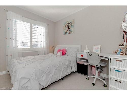 64 Wannamaker Crescent, Cambridge, ON - Indoor Photo Showing Bedroom