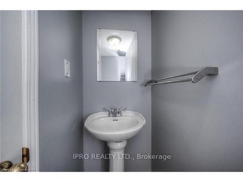 298 Activa Avenue, Kitchener, ON - Indoor Photo Showing Bathroom