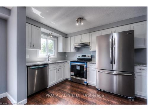 298 Activa Avenue, Kitchener, ON - Indoor Photo Showing Kitchen