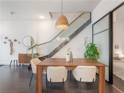 B209-5240 Dundas Street Street, Burlington, ON - Indoor Photo Showing Dining Room