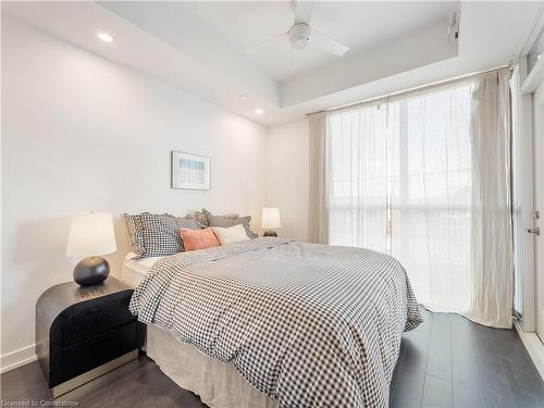 B209-5240 Dundas Street Street, Burlington, ON - Indoor Photo Showing Bedroom