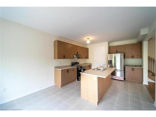 149 Tumblewood Place Place, Welland, ON - Indoor Photo Showing Kitchen With Double Sink