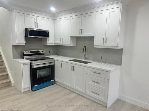 Main-3276 Victory Crescent, Mississauga, ON - Indoor Photo Showing Kitchen With Double Sink