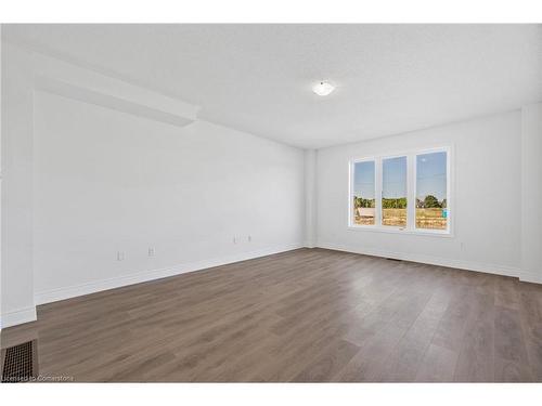 9 Mission Street, Wasaga Beach, ON - Indoor Photo Showing Other Room