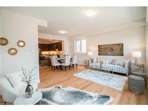 3321 Sixth Line, Oakville, ON - Indoor Photo Showing Living Room