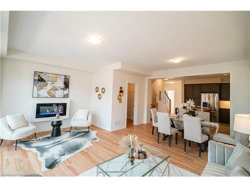 3321 Sixth Line, Oakville, ON - Indoor Photo Showing Living Room