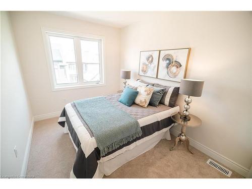 3321 Sixth Line, Oakville, ON - Indoor Photo Showing Bedroom